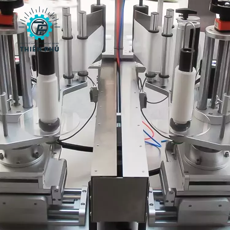 Máy Dán Nhãn Chai Vuông Tự Động Máy Dán Nhãn Chai Vuông Tự Động